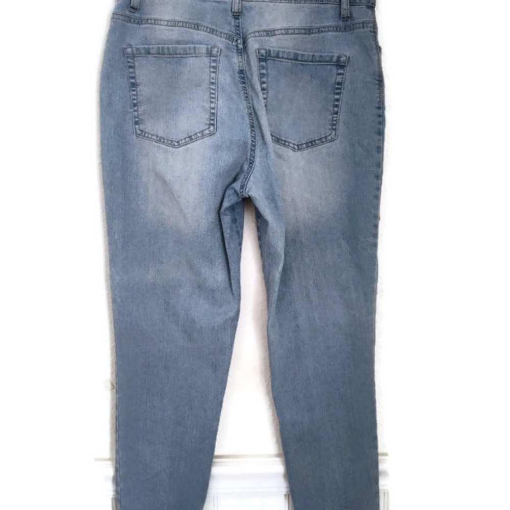Floral Embroidered Blue Jeans Boho Festival Garden  Size 6 - Picture 3 of 4